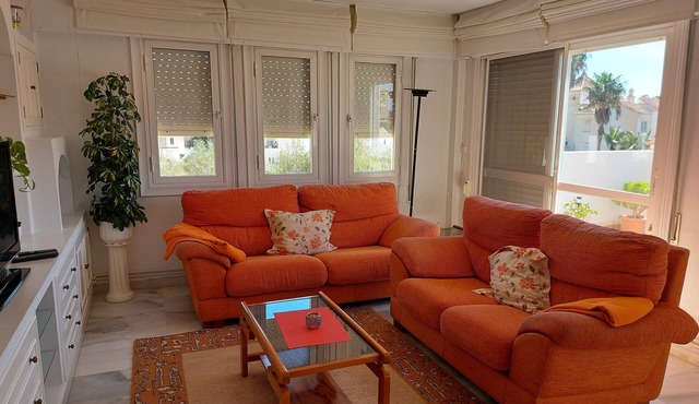 BEACH & GOLF 2 BED APARTMENT WITH GREAT VIEWS
