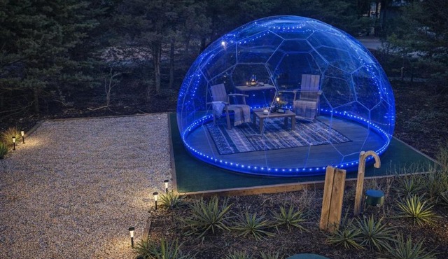 Beach Plum Manor with Stargazing Dome Home Across From Beach