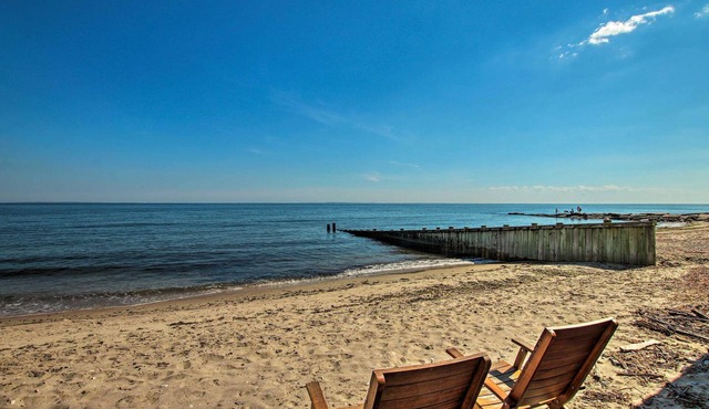 Beachfront Bliss , Inviting 3 bedroom + loft at Hawks Nest Beach!