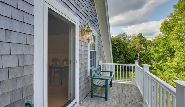 Beachfront Brooklin Studio with Private Balcony!