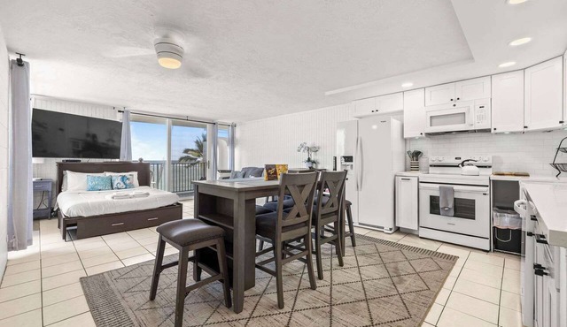 Beachfront Condo with Beach Access & Pool