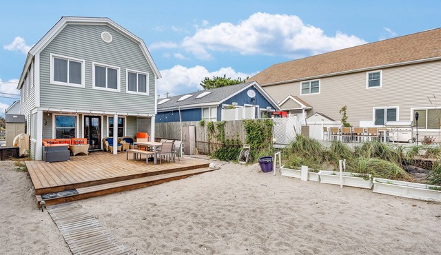 Beachfront house on Long Island Sound