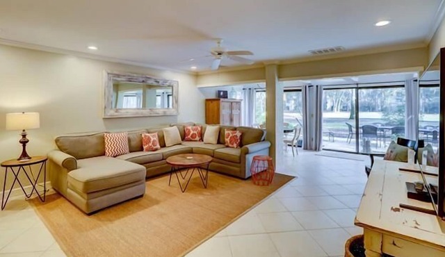 Beautiful 2-Bdrm Villa w/ Full Kitchen & Private Patio w/ Lush Golf Views