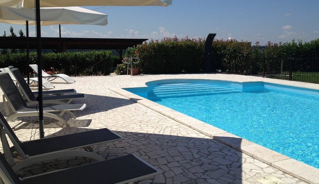 Beautiful apartment in villa with WIFI, pool, hot tub, A/C, TV, panoramic view and parking
