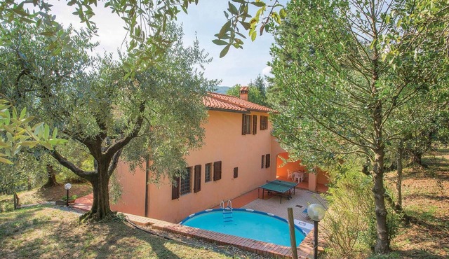 Beautiful home in Marliana PT with WiFi