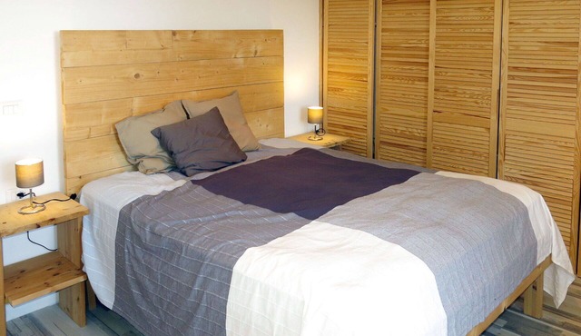 Beautiful apartment in villa with A/C, WIFI, hot tub, pool, TV, patio, pets allowed, panoramic view