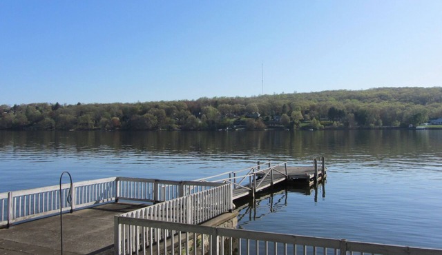Beautiful lakefront summer house with hot tub and private dock!