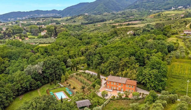 Beautiful Lucca Villa in Tuscany