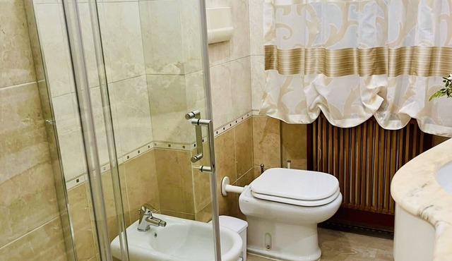 Beautiful luxurious house complete with every comfort, in the central area