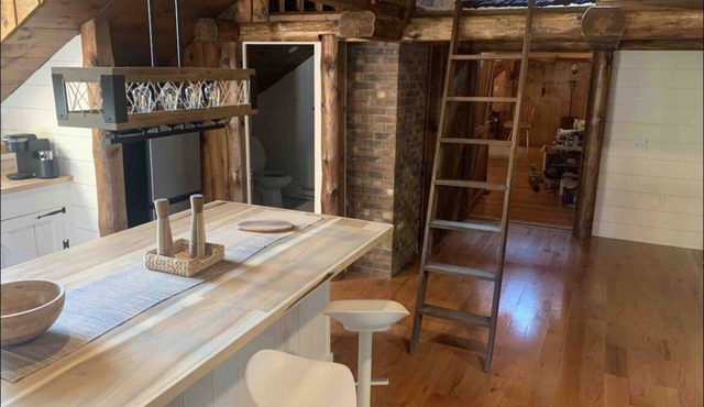 Beautiful modern Farmhouse studio