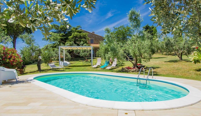 Beautiful private villa for 8 people with private pool, WIFI, TV, patio and panoramic view