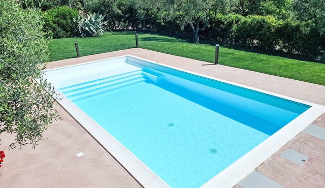 Beautiful private villa with A/C, WIFI, private pool, TV, patio, pets allowed and panoramic view