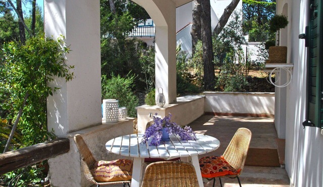 Beautiful private villa for 6 guests with WIFI, A/C, patio and pets allowed
