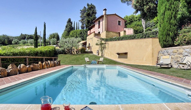 Beautiful private villa for 10 guests with WIFI, A/C, private pool, TV, patio and pets allowed