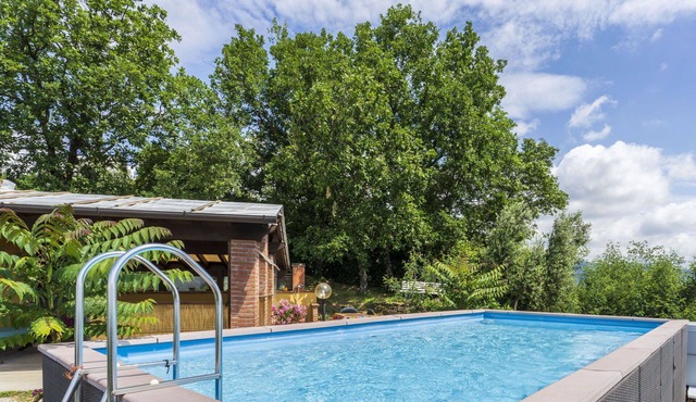 Beautiful private villa for 5 guests with private pool, WIFI