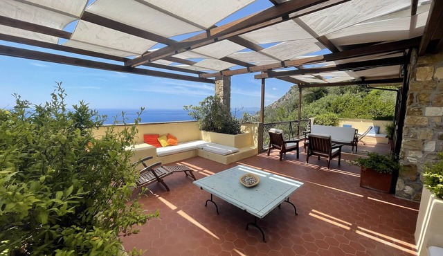 Beautiful villa overlooking the sea in the Maremma National Park