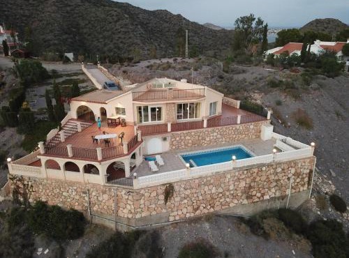 Beautiful villa with 280-degree sea views