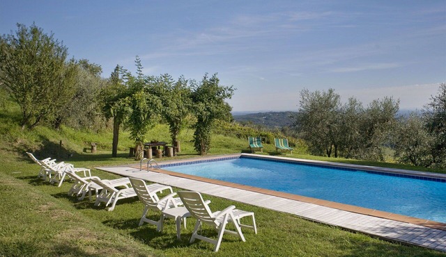 Beautiful villa with hot tub, private pool, WIFI, A/C, TV, patio and panoramic view, close to L.