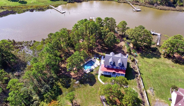 Beautiful, Waterfront Home - Perfect for Large Families and Groups!