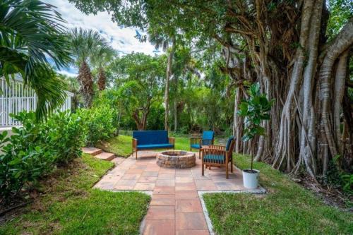Beautifully Renovated 5 bedroom Vero Beach