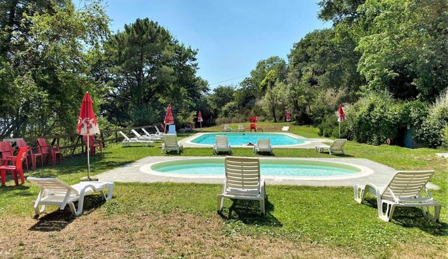 Belvilla by OYO Lovely bungalow with a shared pool