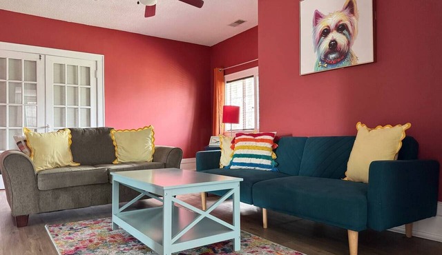 Birthday Suite/1 BD/1BA Apt in Holiday House