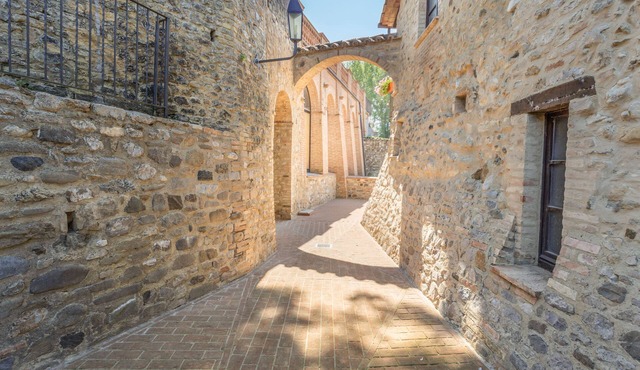 Borgo Pulciano Agriturismo