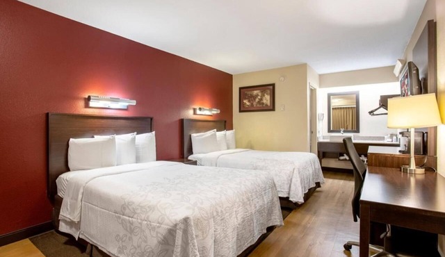 Budget-Friendly Room Near BWI – Free Shuttle Service and Coffee