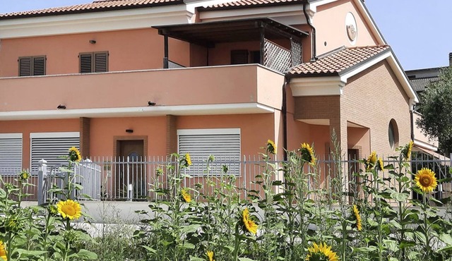 C006 - Camerano, new three-room apartment with garden