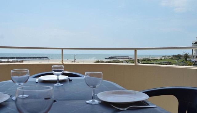 Cap d'Agde: 1-BR Apt with pool, parking, 50m from beach