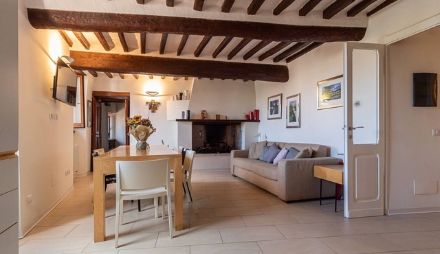 Casa del Castello, charming flat with village view
