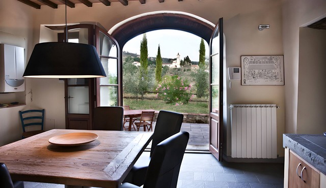 Casa Leonardo Flat – Vacation Home with Pool in Vinci, Near Florence