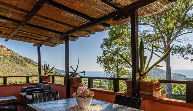 Casa Pucci with incredible views of Lacona