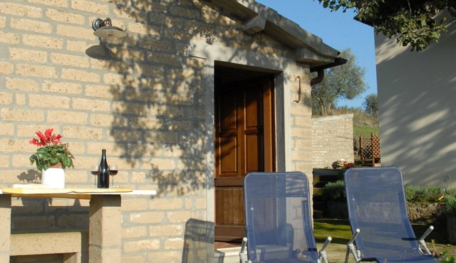CASA RINA: Detached house with 400 M2 private fenced garden, swimming pool.