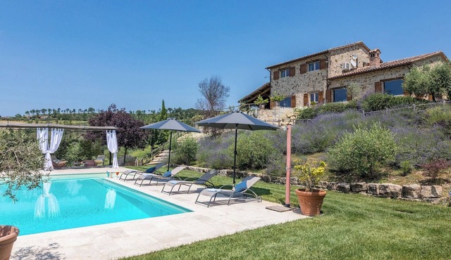 Casale Dei Gelsomini 8, Emma Villas