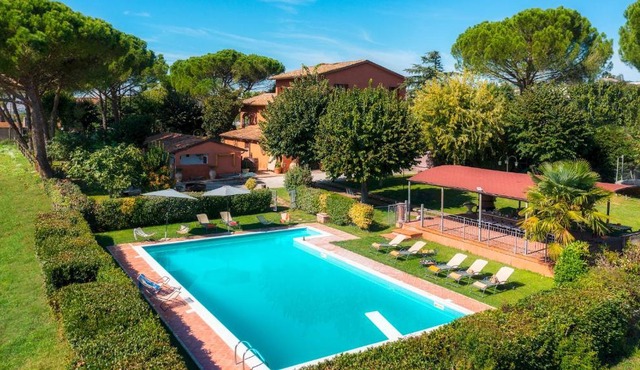 CASALE IL TORCHIO 12&4, Emma Villas