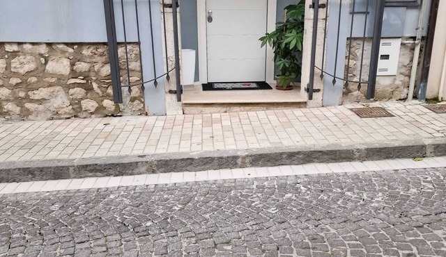 Casetta incantevole con tutti i servizi nel centro storico di Montesarchio,