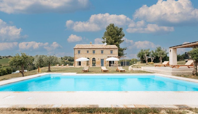 Charm and well-being in a rural setting. Dedicated to all those who seek comfort and style but love
