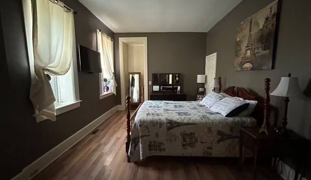 Charming 1-bedroom in Italianate designed house in terrific Albion, NY