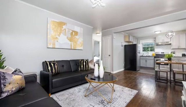 Charming 2-bedroom apartment with AC in West Hartford