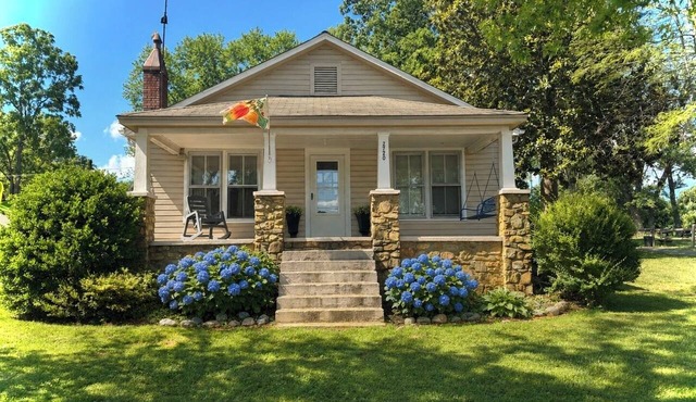 Charming 2-bedroom house in fabulous Morganton