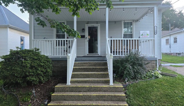 Charming 2-bedroom bungalow with WiFi and AC in serene Mount Carmel