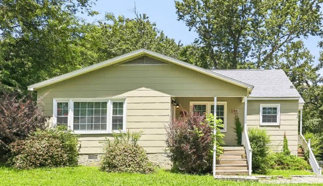 Charming 3-Bedroom Home in Rossville, GA - Family Retreat