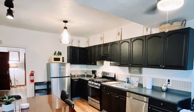 Charming 4-bedroom house with WiFi in trendy Ironbound, Newark