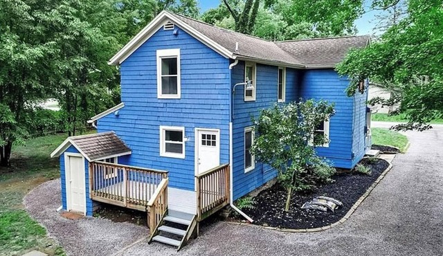 Charming 4-bedroom 1800's farmhouse with WiFi, AC in serene Cowlesville