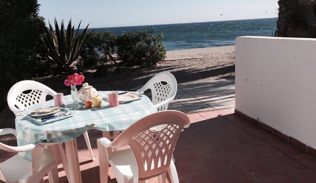 Charming bungalow located on the edge of the beach