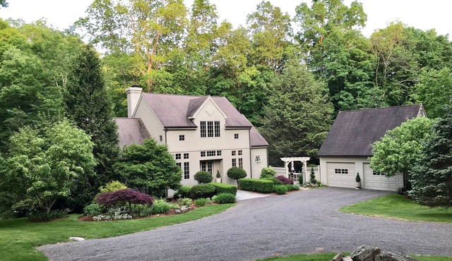 Charming country home in Roxbury