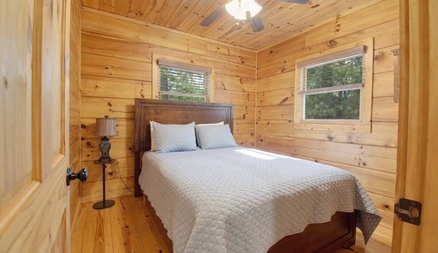 Charming Creekfront Cabin with Private Hot Tub