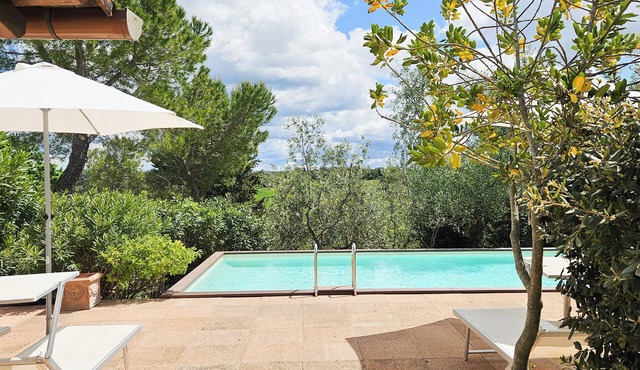 CHARMING DETACHED VILLA WITH A LARGE GARDEN, PRIVATE POOL AND STUNNING VIEW