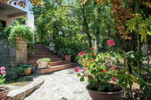 Charming House in Amelia with Lake View, 200 m²